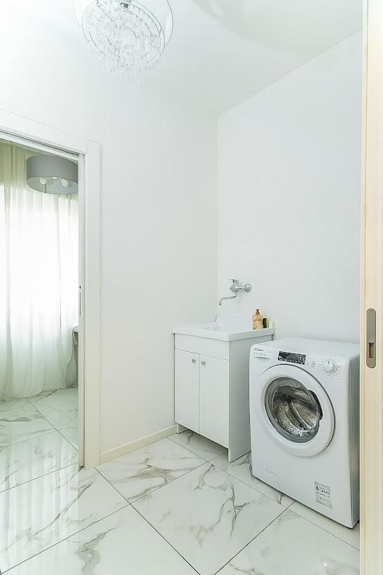 Apartment Elegant & Spacious - 30 Min From Venice - King Beds!